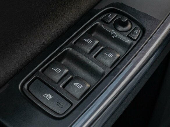 2012 Volvo S60 II, белый - вид 18
