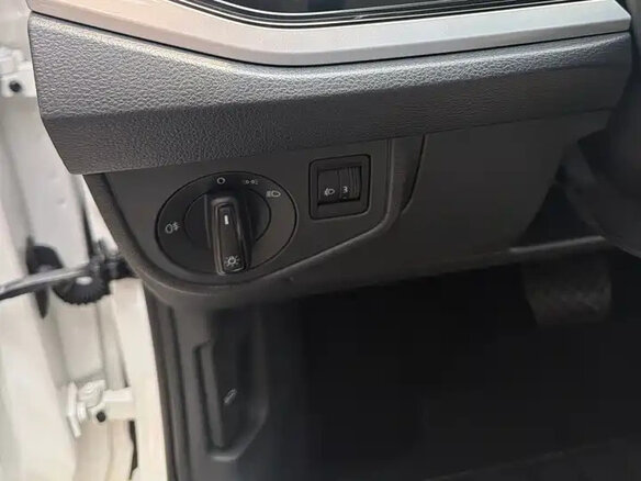 2022 Volkswagen Polo Plus (China Market), белый, 1050000 рублей - вид 12