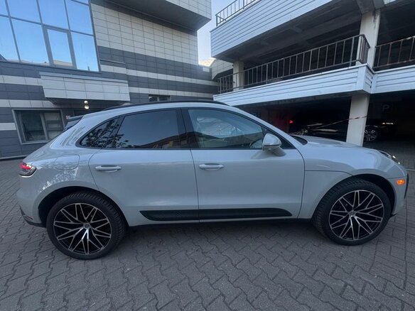 2026 Porsche Macan I Рестайлинг 2, серый - вид 1