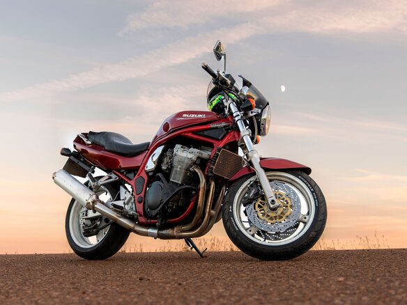 1998 Suzuki Bandit 1200, красный, 320000 рублей