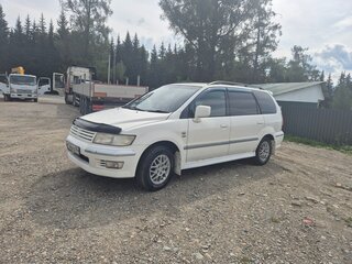 1998 Mitsubishi Chariot Grandis III, белый, 170000 рублей, вид 2