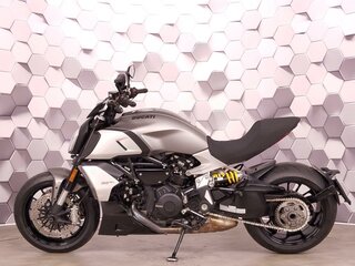 2021 Ducati Diavel 1260, серый, 1577000 рублей, вид 4