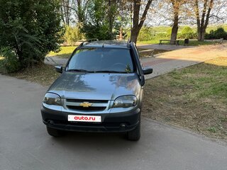2017 Chevrolet Niva I Рестайлинг, серый, 795000 рублей, вид 2