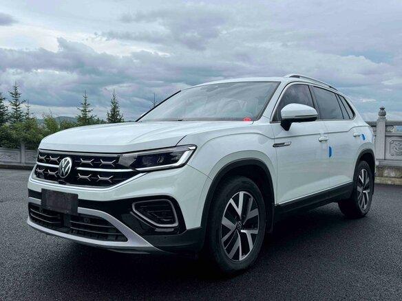 2023 Volkswagen Tayron I Рестайлинг, белый, 2440000 рублей - вид 2