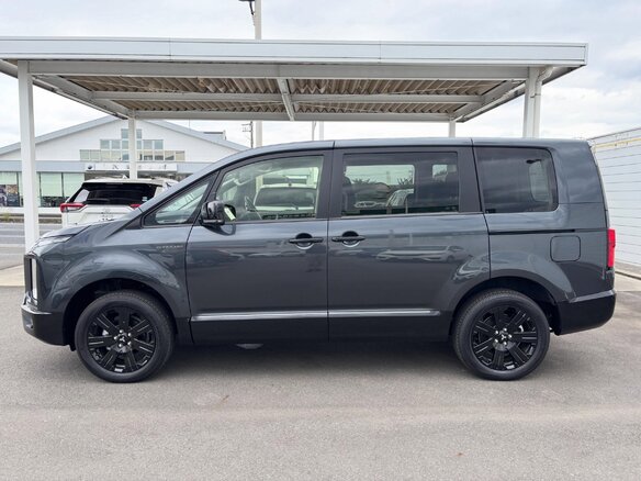 2023 Mitsubishi Delica D:5 I Рестайлинг, серый - вид 4