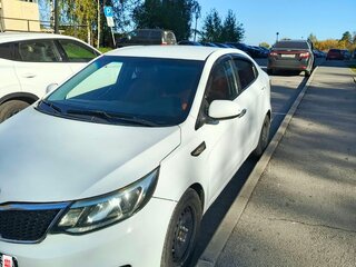 2017 Kia Rio III Рестайлинг, белый, 570000 рублей, вид 1
