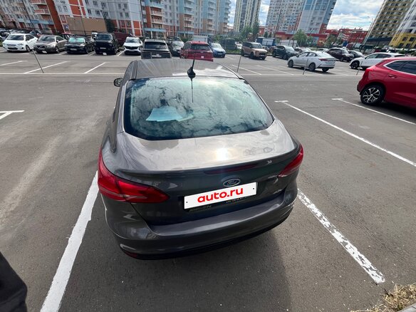 2017 Ford Focus III Рестайлинг, серый, 1100000 рублей - вид 3