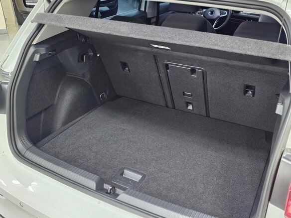 2022 Volkswagen Golf VIII, белый, 2655000 рублей - вид 9
