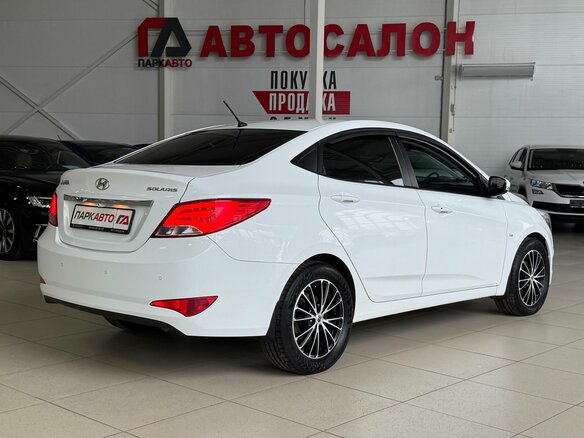 2015 Hyundai Solaris I Рестайлинг, белый - вид 4