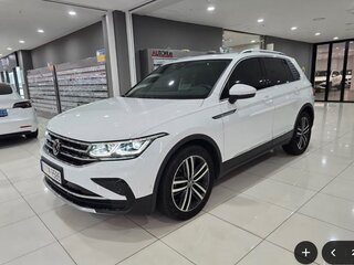 2022 Volkswagen Tiguan II Рестайлинг, белый, 2930000 рублей, вид 1