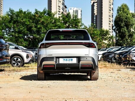 2026 Changan Qiyuan Q05 51.9 kWh II, серебристый, 2000000 рублей, вид 4