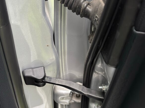 2009 Toyota Land Cruiser 200 Series, серый - вид 30