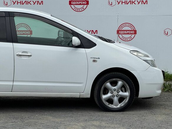 2010 Toyota Prius JDM II Рестайлинг (XW20), белый, 679000 рублей - вид 18