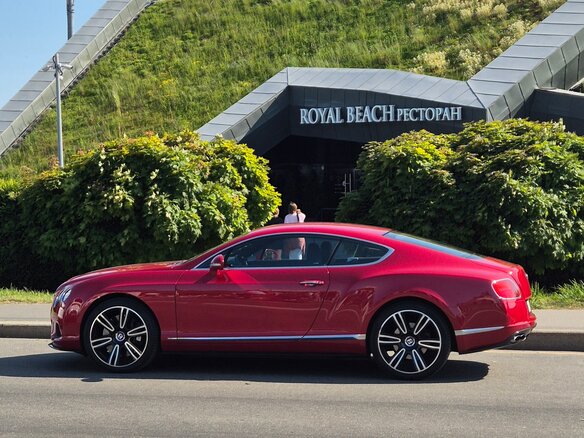 2013 Bentley Continental GT II, красный, 6600000 рублей
