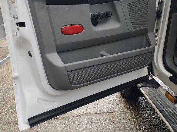 2008 Dodge RAM III (DR/DH), белый, 2300000 рублей - вид 19