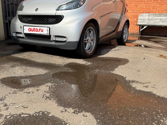 2010 Smart Fortwo II, серебристый, 700000 рублей