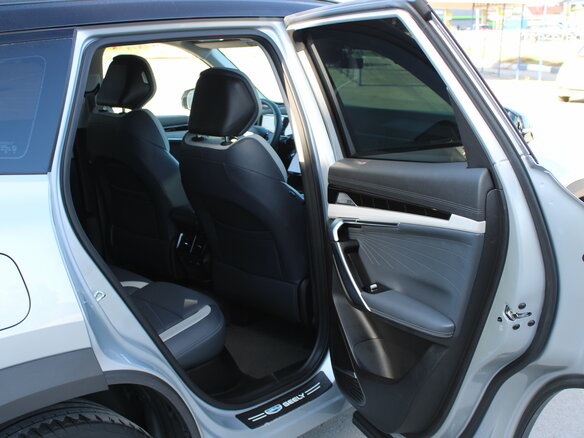 2024 Geely Atlas II, серебристый, 2730000 рублей - вид 16