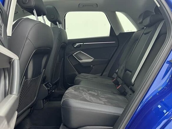 2023 Audi Q3 35 TFSI II (F3), синий, 2640000 рублей - вид 17
