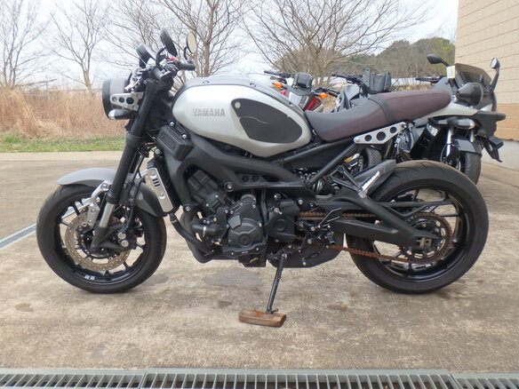 2016 Yamaha XSR900, серый, 680000 рублей