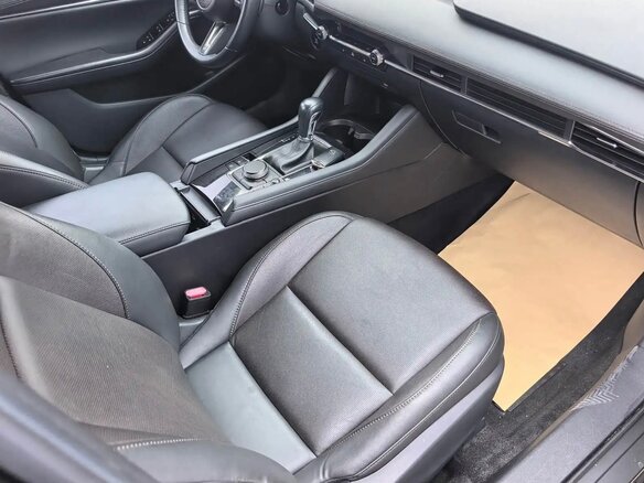 2022 Mazda 3 Axela IV (BP), серый, 1850000 рублей - вид 17
