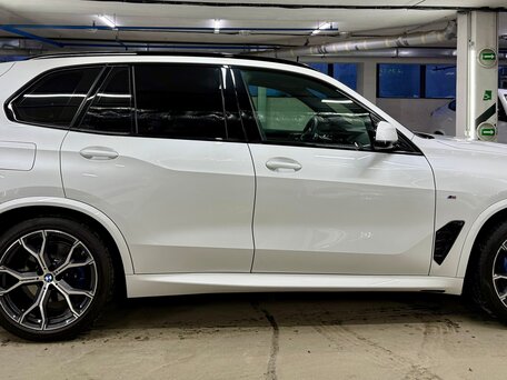 2023 BMW X5 40i IV (G05/G18) Рестайлинг, белый, 12499000 рублей, вид 4