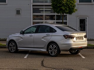 2018 Lada (ВАЗ) Vesta I, серебристый, 995000 рублей, вид 4