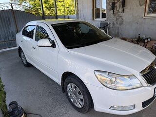 2013 Skoda Octavia II (A5) Рестайлинг, белый, 1050000 рублей, вид 2