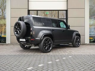 2026 Land Rover Defender Octa II, чёрный, 15510000 рублей, вид 2