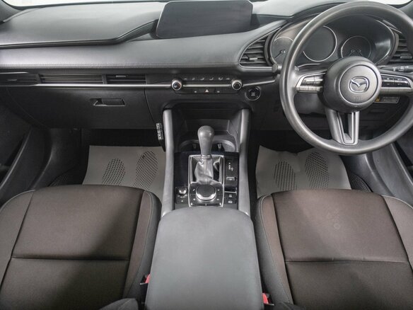 2021 Mazda 3 IV (BP), серый, 1499000 рублей - вид 9