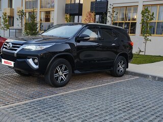 2020 Toyota Fortuner II, чёрный, 2800000 рублей, вид 1