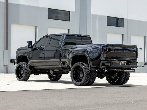 2026 Chevrolet Silverado, чёрный, 17460000 рублей - вид 5