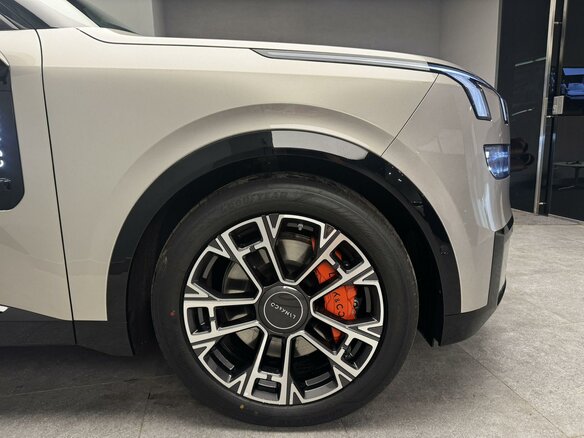2026 Lynk & Co 900, белый - вид 14
