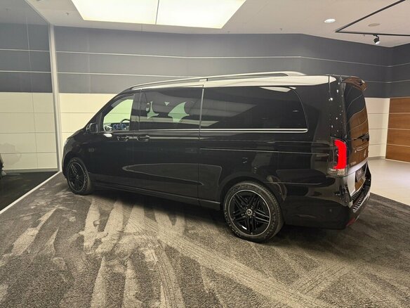 2024 Mercedes-Benz V-Класс Extra Long 300 d экстра длинный III (W447) Рестайлинг 2, чёрный, 16400000 рублей - вид 4