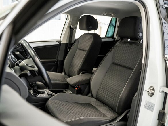 2017 Volkswagen Tiguan II, белый, 2418000 рублей - вид 18