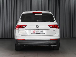 2017 Volkswagen Tiguan Allspace II, серый, 1719000 рублей, вид 4