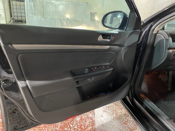 2010 Volkswagen Jetta V, чёрный, 690000 рублей - вид 24