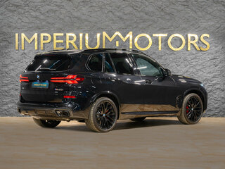 2026 BMW X5 M60i IV (G05/G18) Рестайлинг, чёрный, 19690000 рублей, вид 5