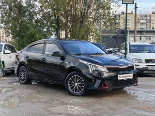 2022 Kia Rio IV Рестайлинг, чёрный, 1619000 рублей, вид 3