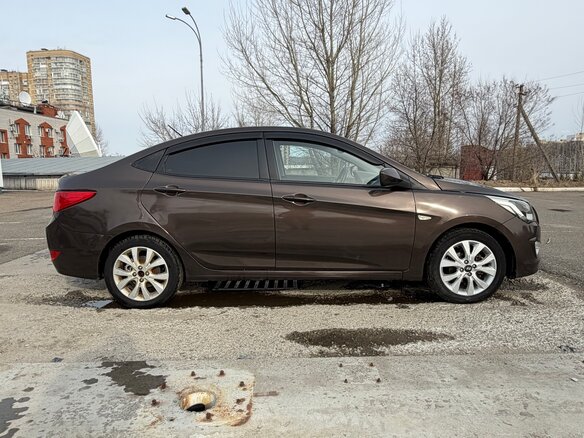 2015 Hyundai Solaris I Рестайлинг, коричневый - вид 3