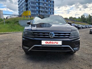 2019 Volkswagen Tiguan II, чёрный, 2300000 рублей, вид 3