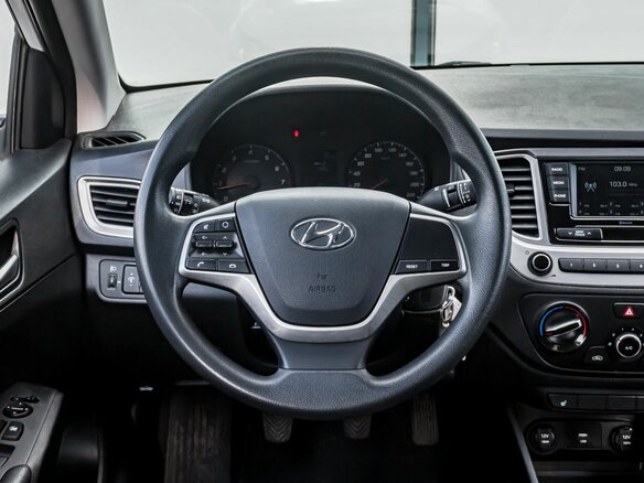 2020 Hyundai Solaris II Рестайлинг, белый - вид 15