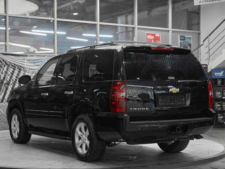 2008 Chevrolet Tahoe III, чёрный, 1549000 рублей, вид 4