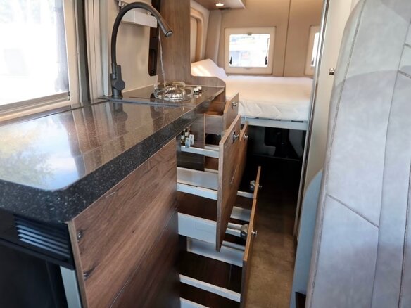 2023 Mercedes-Benz Sprinter, серебристый, 9800000 рублей - вид 16