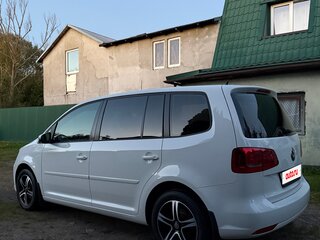 2010 Volkswagen Touran I Рестайлинг 2, белый, 899000 рублей, вид 4