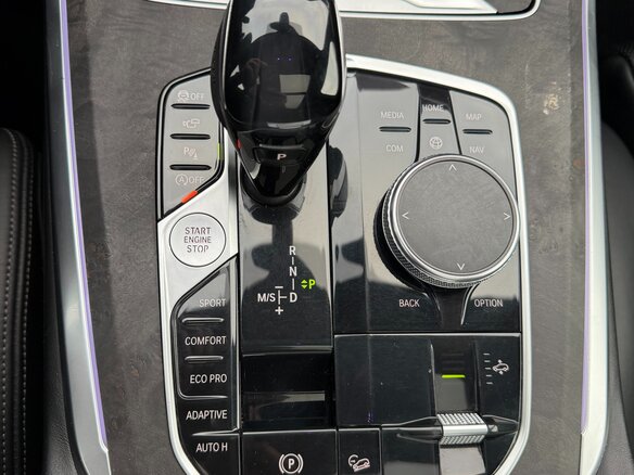 2018 BMW X5 50i IV (G05/G18), чёрный, 4700000 рублей - вид 40