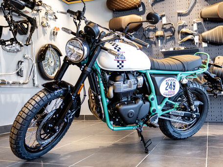 2026 Royal Enfield Bear 650, белый, 747000 рублей, вид 1