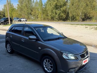2009 Kia Rio II Рестайлинг, серый, 650000 рублей, вид 3