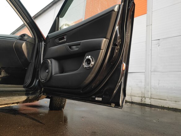 2005 Mazda 3 I (BK), чёрный, 320000 рублей - вид 17