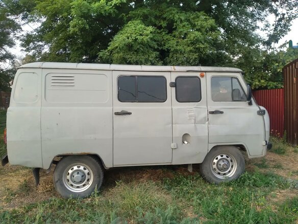 2013 УАЗ 3909, серебристый, 550000 рублей - вид 2