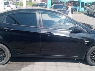 2014 Hyundai Solaris I, чёрный, 820000 рублей, вид 4